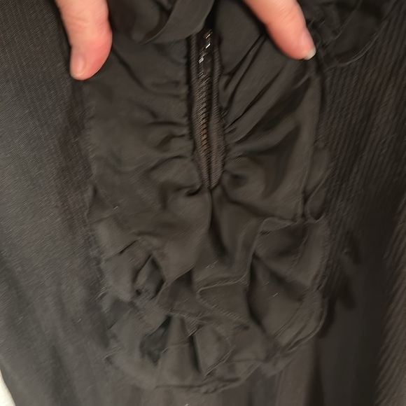 WR Black Ruffle Ribbed Top Zipper Detail Silk Blend Size Medium - Picture 3 of 7